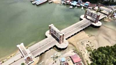 7 Fakta Menarik Gerbang Jalan Wisata Kendari-Toronipa yang Viral di Sosmed