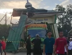 Truk Muat Ekskavator Tabrak Gerbang Pesantren di Kolaka, Tewaskan Bocah 4 Tahun