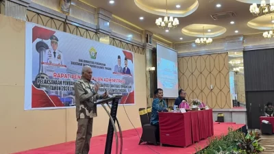 Sekda Sultra Buka Rapat Pengendalian Administrasi Pelaksanaan Pembangunan APBN 2024