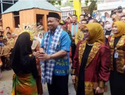 Pj Sekda Kendari Buka Panen Karya P5 di SDN 1 Kendari