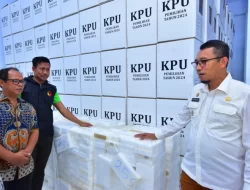 Pastikan Kesiapan Pilkada, Pj Wali Kota Baubau Cek Gudang Logistik