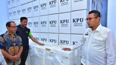 Pastikan Kesiapan Pilkada, Pj Wali Kota Baubau Cek Gudang Logistik