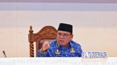 HUT Korpri ke-53, Pj Gubernur Sultra Beri Pesan Pentingnya Solidaritas dan Inovasi