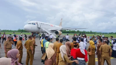 Bersejarah, Pesawat Airbus Super Air Jet Mendarat Perdana di Bandara Betoambari