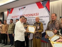 Sultra Raih Penghargaan Inovasi Konsolidasi Pengadaan Aspal Buton dari LKPP RI