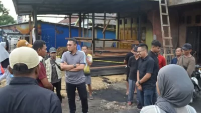 Pj Wali Kota Baubau Kunjungi Korban Kebakaran di Lipu, Pastikan Penanganan Berjalan Baik