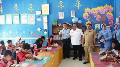 Lanud Haluoleo-KADIN Sultra Salurkan Makan Bergizi Gratis ke Siswa di Konsel