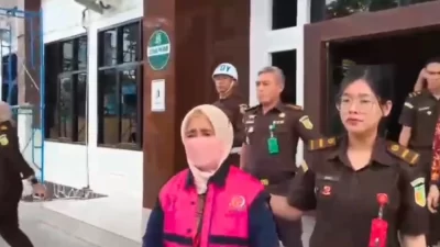 Jadi Tersangka Dugaan Korupsi, Nahwa Umar Resmi Ditahan Kejari Kendari