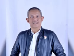 Asprov KSMI Sultra Serahkan Mandat Pengurus Askab Muna