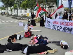 Aksi Teatrikal ‘March to Gaza’ Free Palestine Network Kendari Warnai Arena CFD