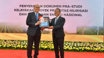 Bahlil Sodorkan 18 Proyek Hilirisasi ke Danantara, Aspal Buton Masuk Daftar