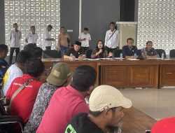 Massa Driver Truck Kontainer Mengadu Soal Jalan Rusak di Bungkutoko Kendari ke DPRD Sultra