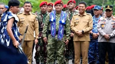 Tarian Mondotambe Sambut Kehadiran Grup 5 Kopassus di Konawe Selatan