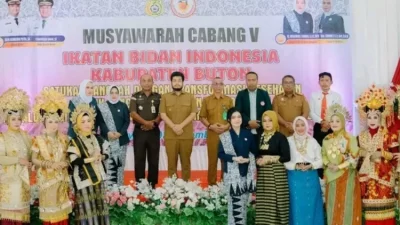 Muscab V IBI Buton, Bupati Tekankan Pentingnya Peran Bidan dalam Pembangunan Kesehatan