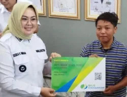 Pemkot Salurkan Kartu BPJS Ketenagakerjaan untuk 1.500 Pekerja Informal di Kendari