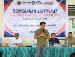 Wakil Ketua Komisi II DPR RI Kawal Penyaluran Sertifikat PTSL di Kendari