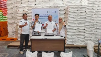 Pemkot Salurkan Bantuan Pangan Beras untuk 27.600 KPM di Kendari