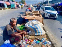 Lansia Alibaba Berjuang Menghidupi Keluarga dari Kardus dan Botol Plastik Bekas